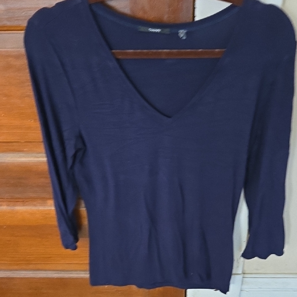 Tahari Navy Long Sleeve V-Neck Top